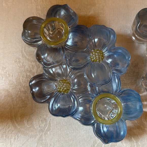 Indiana Glass for Lancaster Colony Blue Stain Dogwood Blossom candle holder - Picture 3 of 13